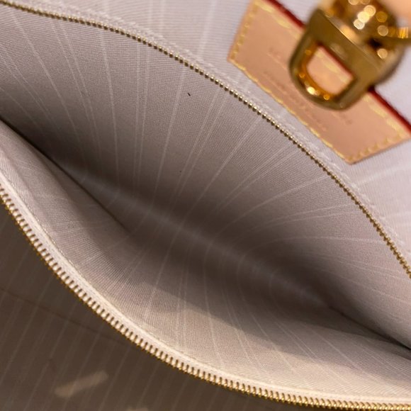 Louis Vuitton OnTheGo GM by the Pool Brume - Picture 5 of 5